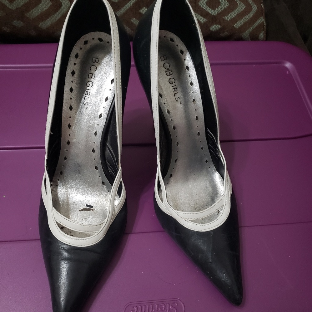 Black/white shoes